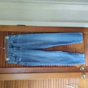 American Eagle Mom Jean woman size 4 distressed jeans
